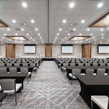 Hotel Hilton College Station & Conference Center Esterno foto