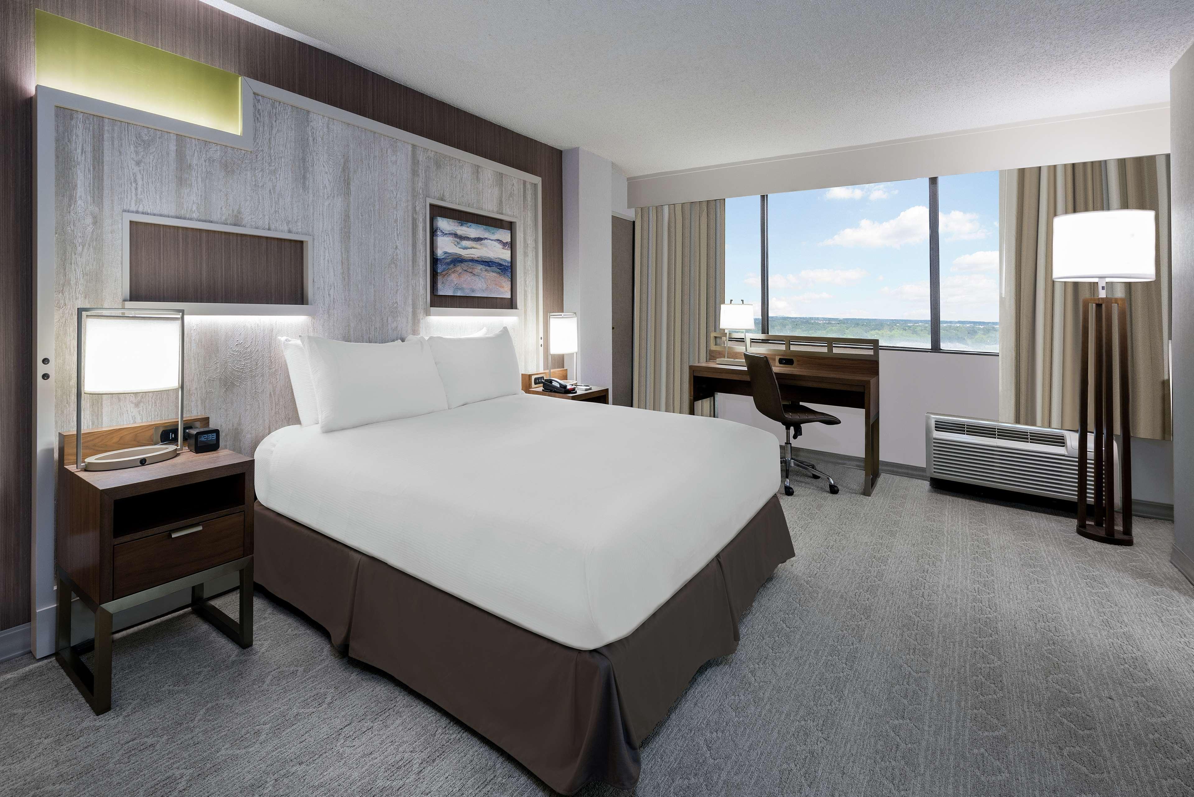 Hotel Hilton College Station & Conference Center Esterno foto